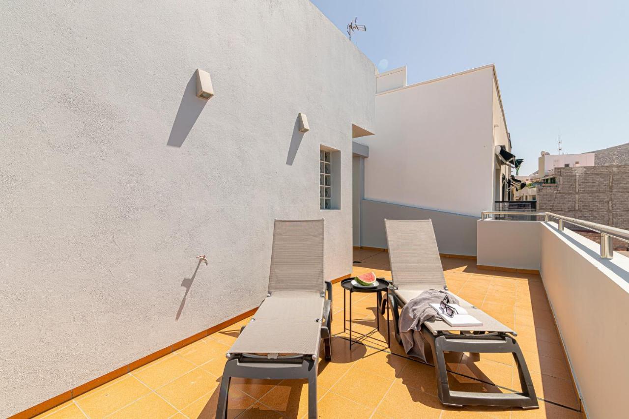 Luxury Holidays Suites, Playa De Los Cristianos Los Cristianos  Exterior photo
