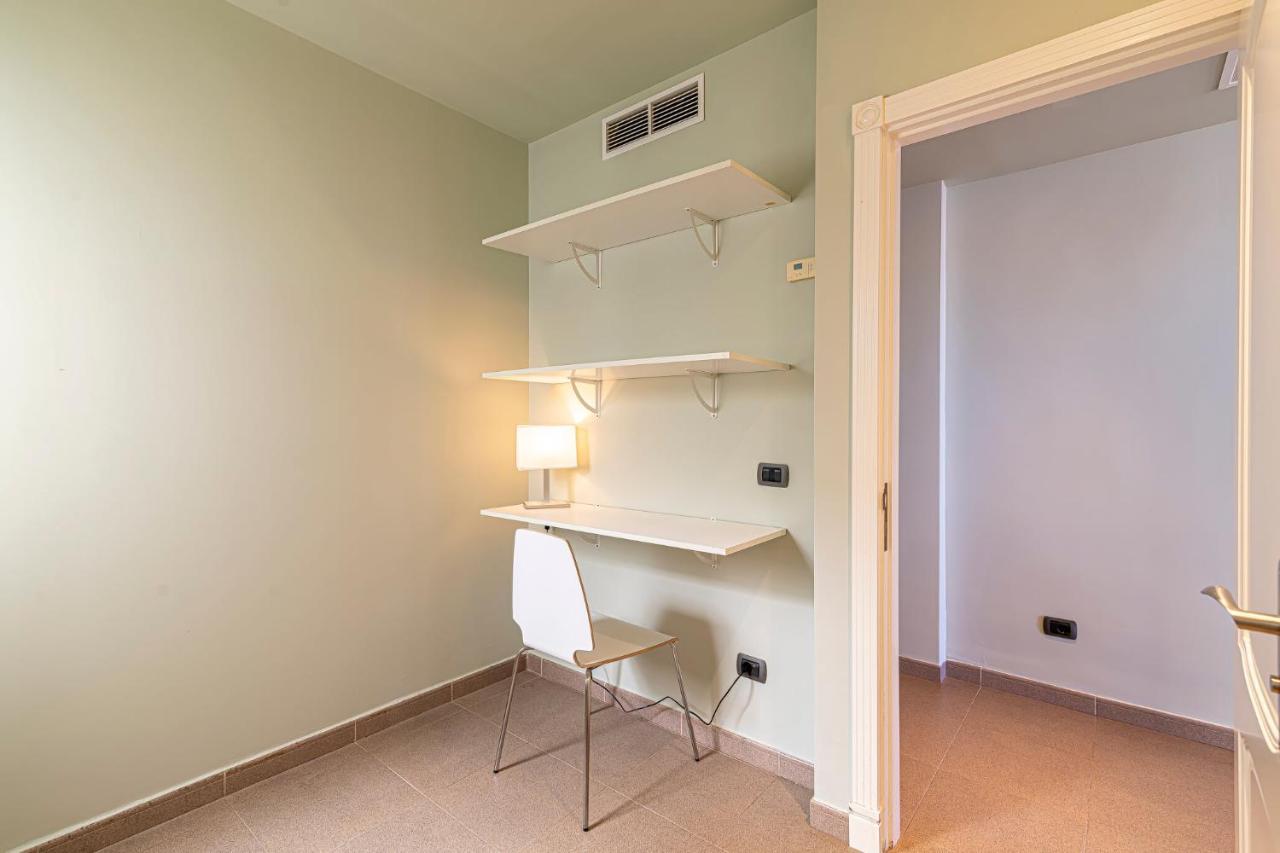 Luxury Holidays Suites, Playa De Los Cristianos Los Cristianos  Exterior photo