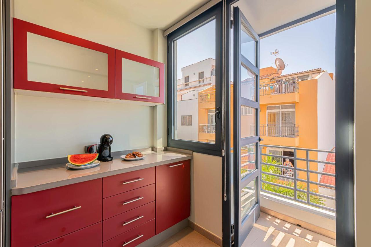 Luxury Holidays Suites, Playa De Los Cristianos Los Cristianos  Exterior photo