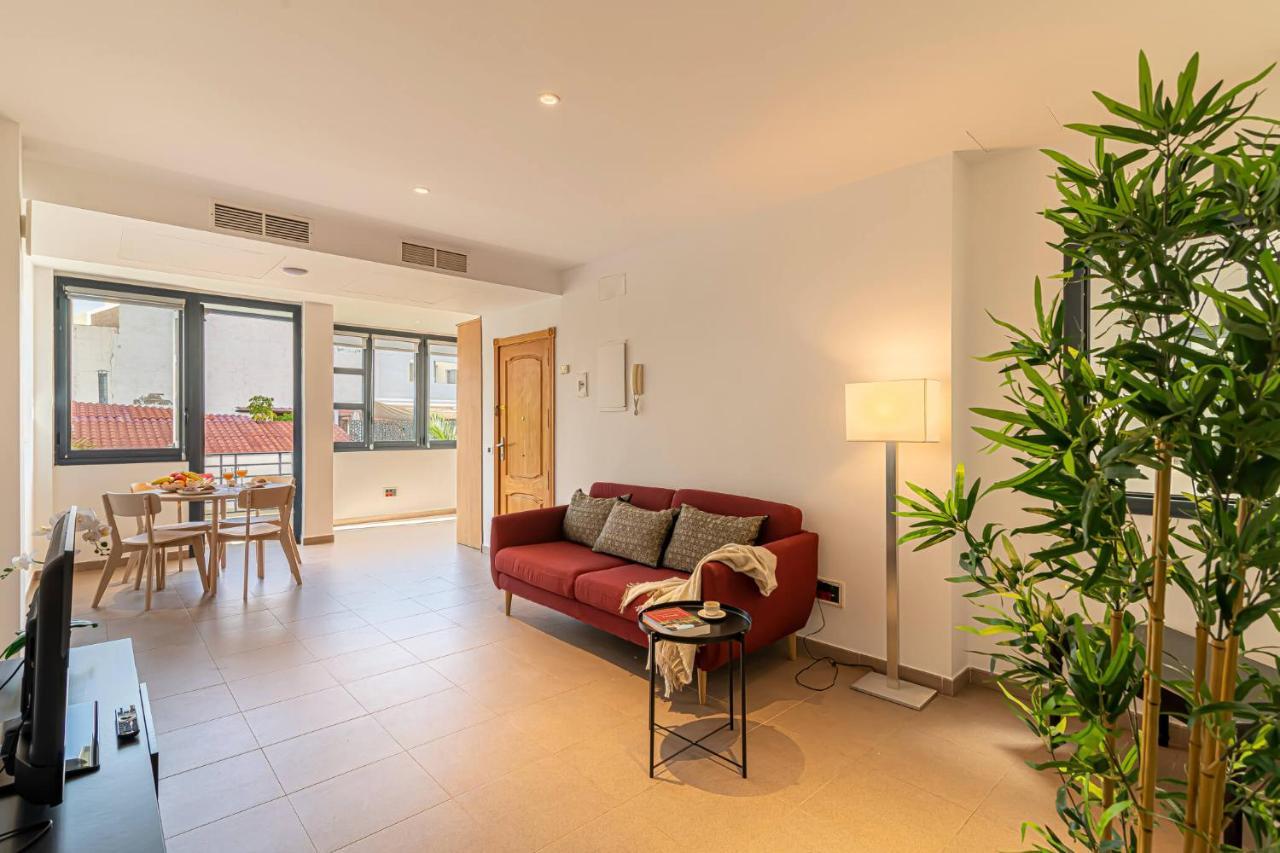 Luxury Holidays Suites, Playa De Los Cristianos Los Cristianos  Exterior photo