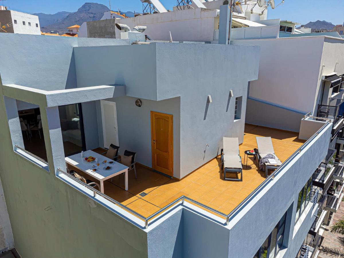 Luxury Holidays Suites, Playa De Los Cristianos Los Cristianos  Exterior photo