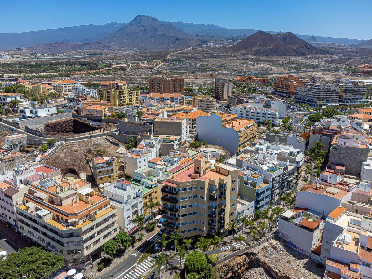 Luxury Holidays Suites, Playa De Los Cristianos Los Cristianos  Exterior photo