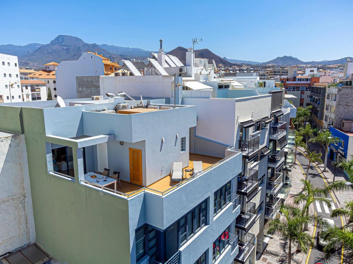 Luxury Holidays Suites, Playa De Los Cristianos Los Cristianos  Exterior photo