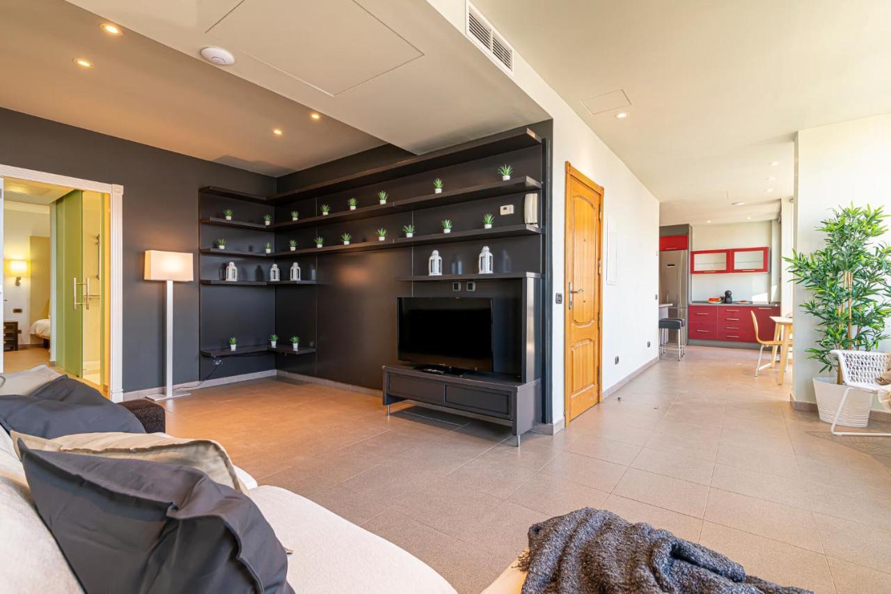 Luxury Holidays Suites, Playa De Los Cristianos Los Cristianos  Exterior photo